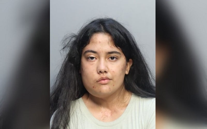 MAdre en Miami arrestada por contratar sicario para matar a su hijo