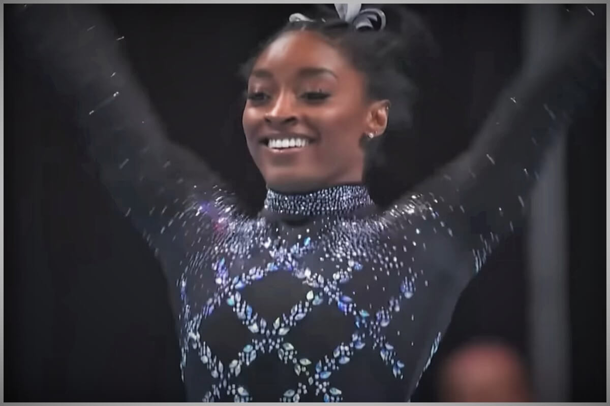 Simone Biles. (Captura de pantalla: NBC- YouTube)