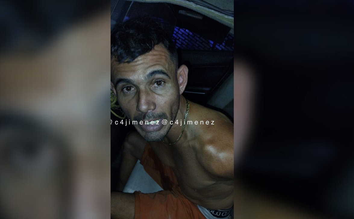 Cubano detenido por las autoridades mexicanas. (Foto © Carlos Jiménez-Twitter)