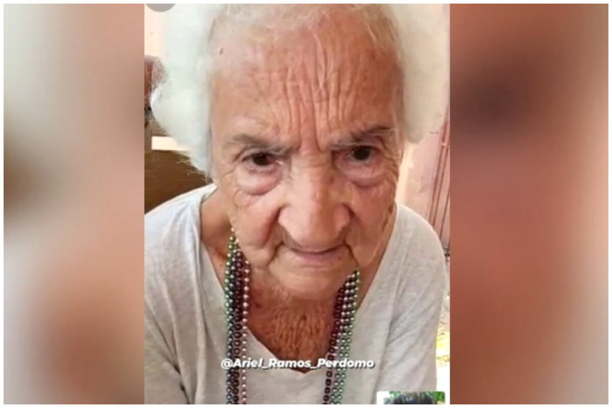 La abuela Martha se ha hecho famosa con los videos con su nieto Ariel. (Captura de pantalla © Ariel Ramos- Instagram)