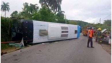 Accidente de ómnibus de la agencia estatal Gaviota en Camajuaní. (Foto © Yosmany Mayeta Labrada- Facebook)