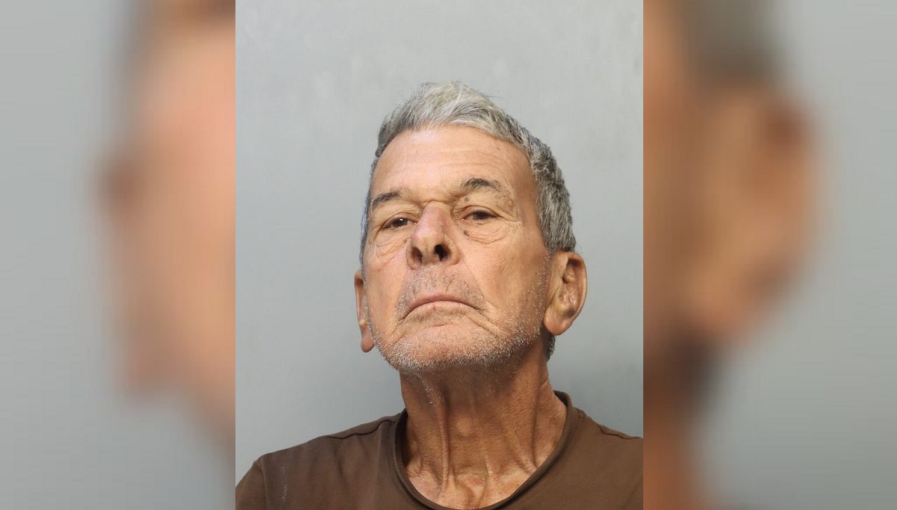 El hombre, de 72 años, habría regresado a una de estas farmacias, donde un empleado lo reconoció antes de llamar a la policía. (Foto © Miami-Dade County Corrections and Rehabilitation)