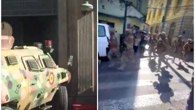 Un tanque derribó la puerta de la sede del gobierno y militares llegaron a la Plaza Murillo. (Captura de pantalla X © José Luis Morales/ Ramiro Escoto digital red)