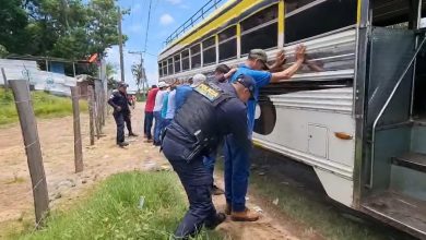 Imagen ilustrativa de las autoridades de Guatemala efectuando un operativo. (Captura de pantalla © PNCdeGuatemala-Facebook)