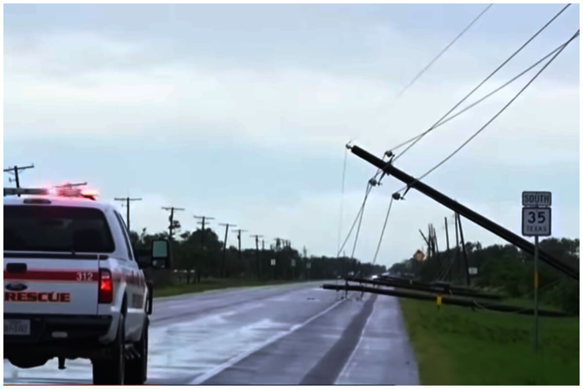 Beryl deja destrozos y muertos en Texas. (Captura de pantalla © NMás- YouTube)