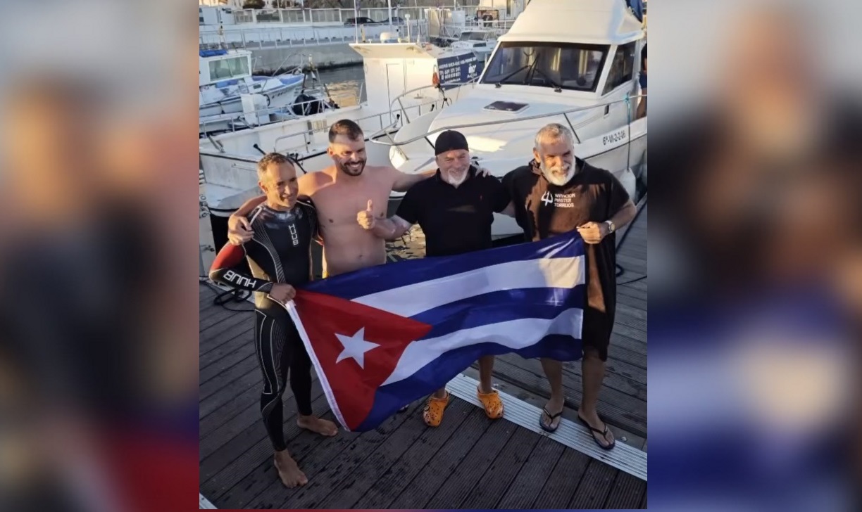 Cubanos cruzaron el Estrecho de Gibraltar. (Captura de pantalla © ninofraguela-Instagram)