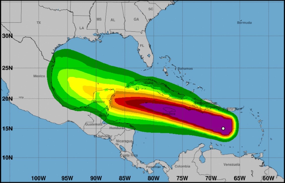 Trayectoria y efecto de los vientos del huracán. (Imagen © Centro Nacional de Huracanes)