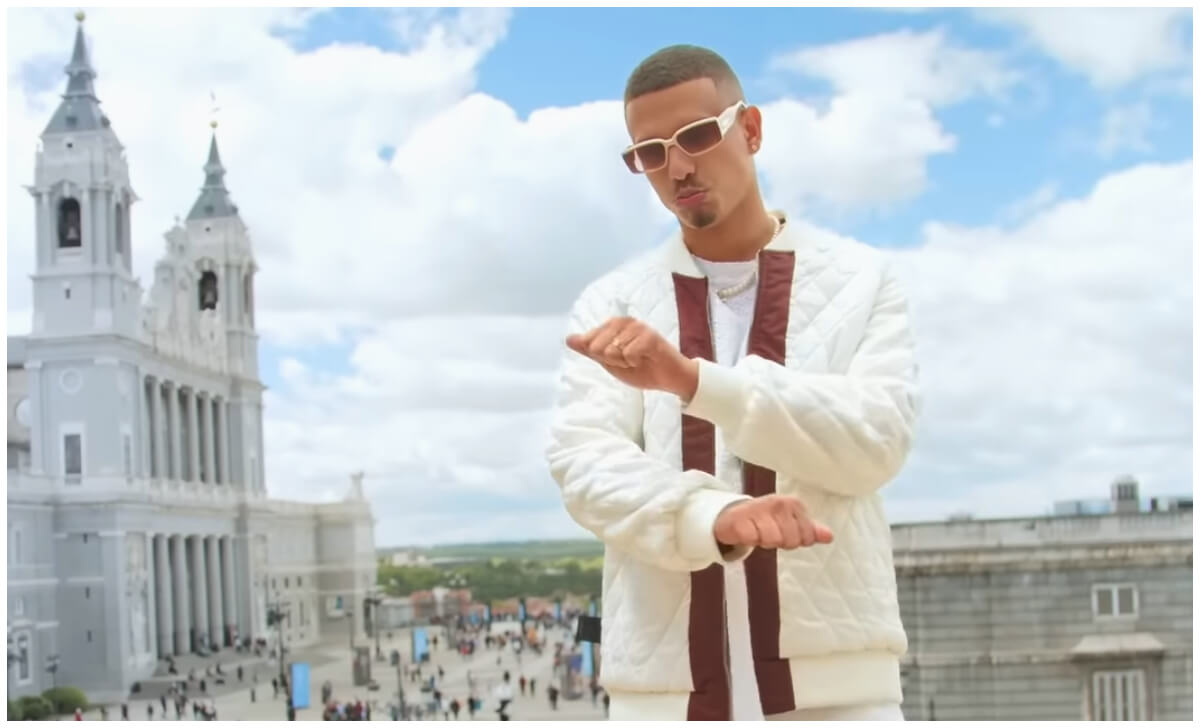 Oniel Bebeshito en el video de su único hit, 'Marca Mandarina'. (Captura de pantalla © Planet Records Cuba Miami- YouTube)