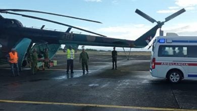 Los heridos son llevados vía aérea a Holguín. (Foto © Periódico Cubano)