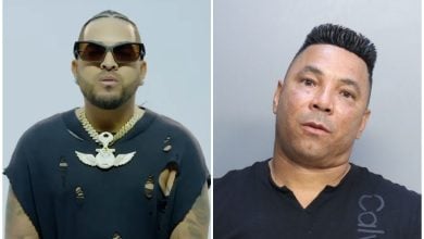 El cantante arremetió contra Valdez, acusándolo de haber dejado a cuatro niños sin un padre. (Captura de pantalla y foto © Yulien Oviedo-YouTube y Miami-Dade County Corrections and Rehabilitation)