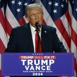 Discurso del electo presidente Donald Trump. (Captura de pantalla © FOX 5 Washington DC-YouTube)