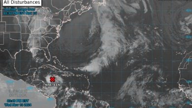 El potencial ciclón tropical número 19 de la temporada se ubica al sur de la Isla.