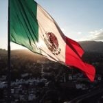 Imagen ilustrativa de la bandera de México. (Captura de pantalla © J. Carlos Reynoso-YouTube)