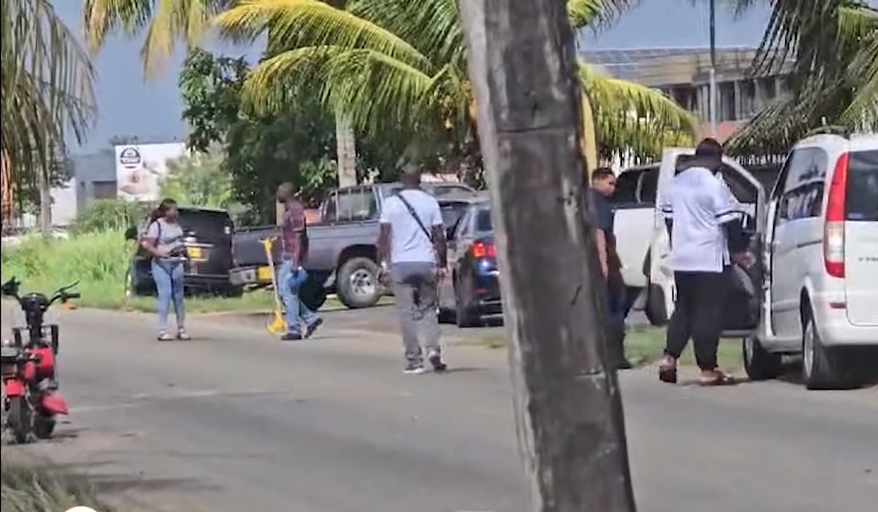 Lugar donde ocurrió el accidente de tránsito. (Captura de pantalla © SUN WEB TV-YouTube)