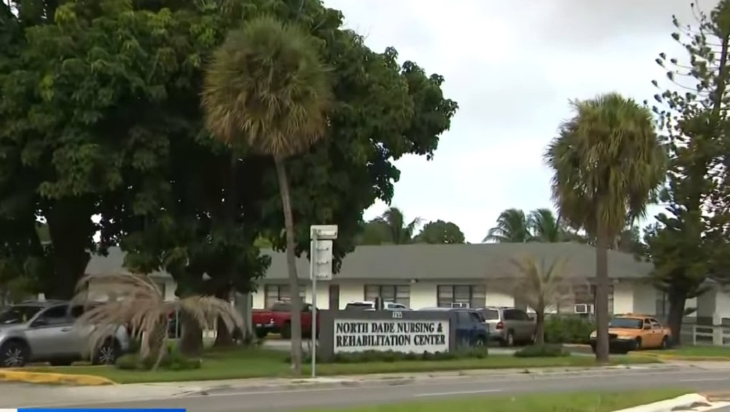 Una de las tantas casas de ancianos en Miami-Dade. (Captura de pantalla © CBS Miami-YouTube)