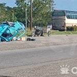 El vehículo terminó sumamente dañado tras el impacto. (Foto © Cortesía para Asere Noticias)