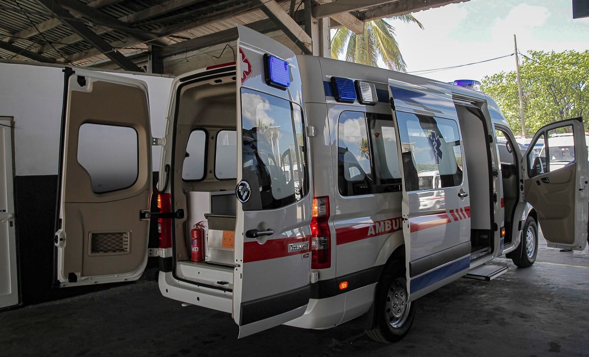 Una de las ambulancias que serán utilizadas en La Habana. (Foto © Eduardo Rodríguez Dávila-Facebook)