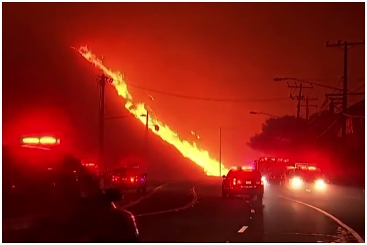 Incendios en California arrasan casi 5.000 hectáreas y miles de viviendas. (Captura de pantalla © CNBC- TV18- YouTube)