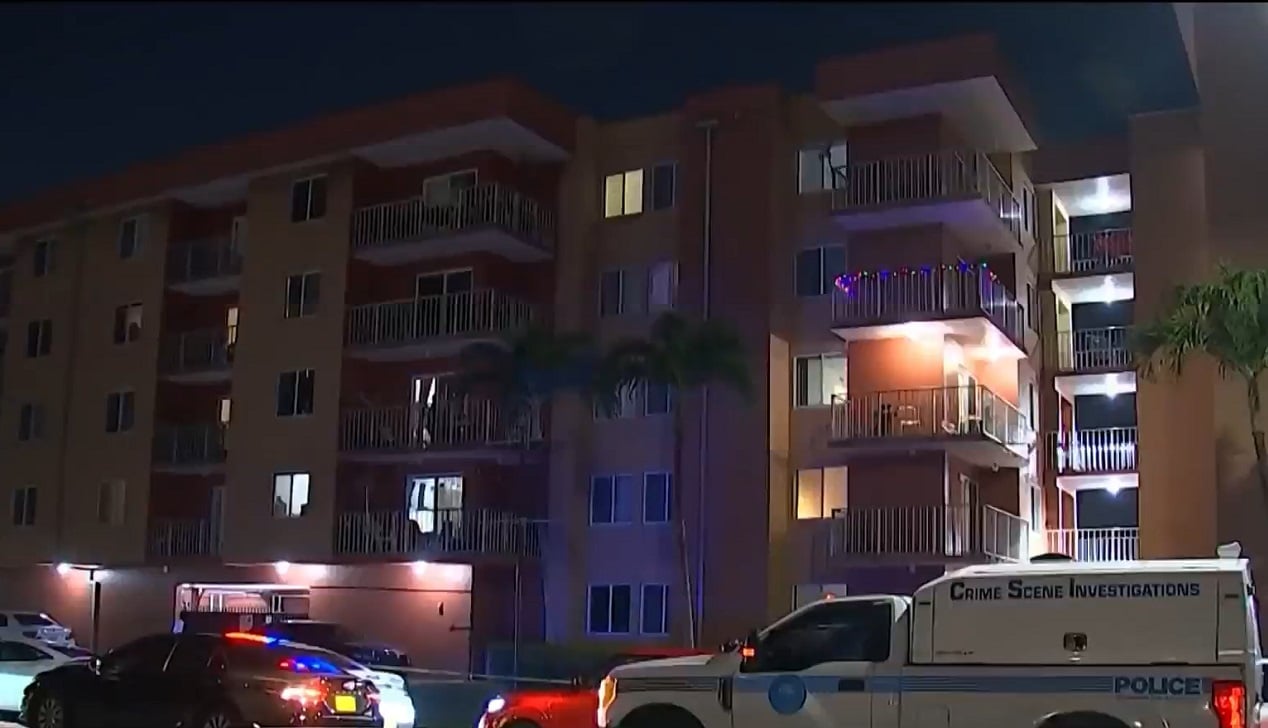 Edificio del que cayó el menor de edad. (Captura de pantalla © Telemundo 51)