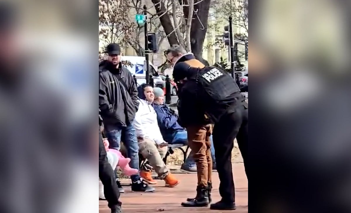 Edmundo García detenido en marcha contra el régimen. (Captura de pantalla © Mario Vallejo-Facebook)