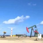 Imagen ilustrativa de un pozo de petróleo en la Isla. (Captura de pantalla © Canal Caribe-YouTube)