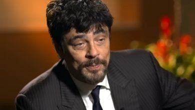 Benicio del Toro durante una entrevista. (Captura de pantalla © Univision Noticias-YouTube)