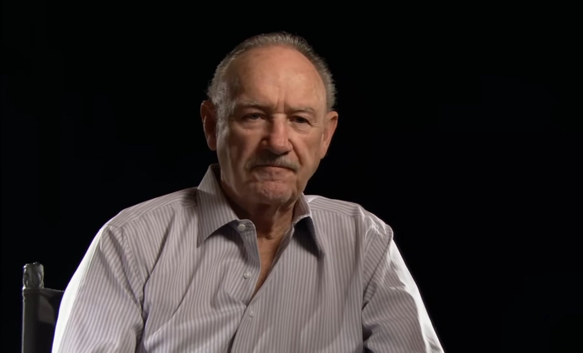 El actor Gene Hackman durante una entrevista. (Captura de pantalla © Journey To The Center Of The Cinema-YouTube)