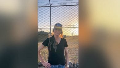 Secretaria de Seguridad Nacional electa por Trump en Guantánamo. (Captura de pantalla © Secretary Kristi Noem-Twitter)